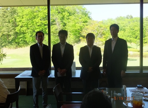 左から菅野支部長、鈴木氏、鈴川氏、山本氏